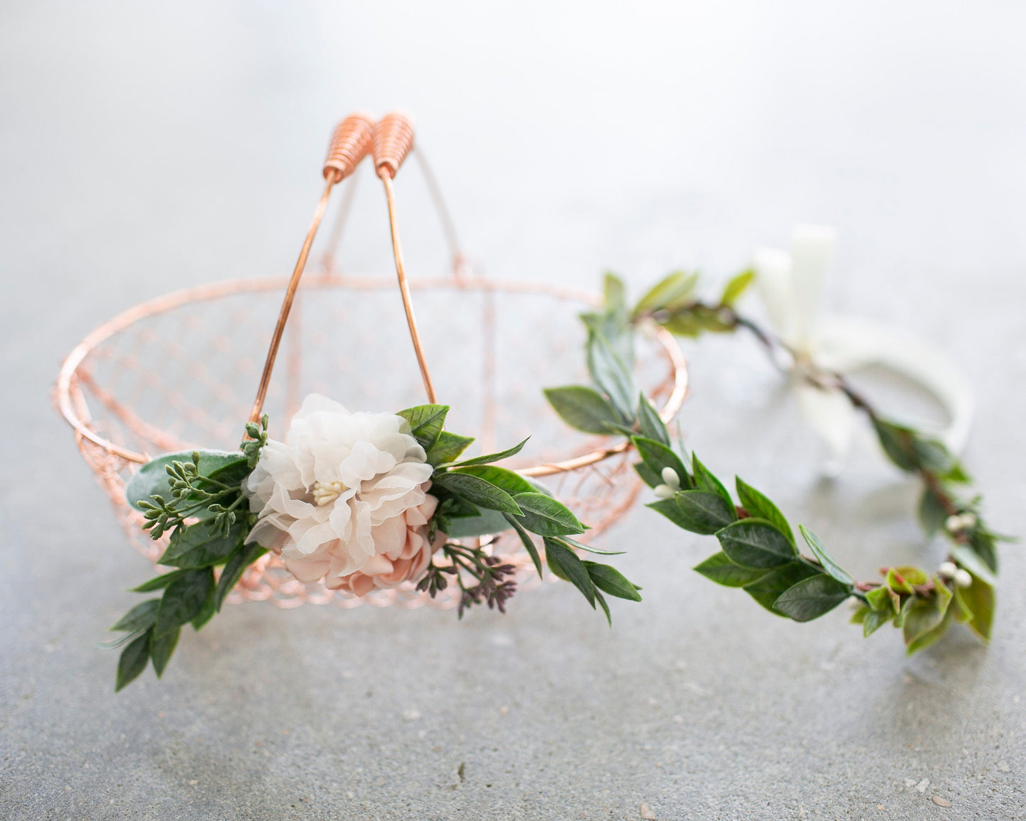 Penelope Rose Gold Flower Girl Basket: Modern Wedding Decor