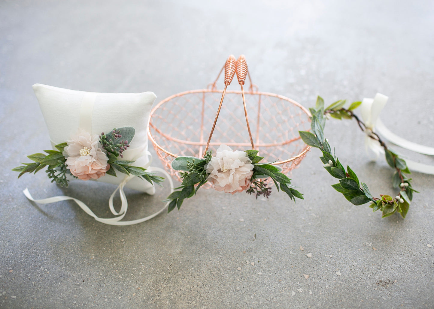 Penelope Rose Gold Flower Girl Basket: Modern Wedding Decor