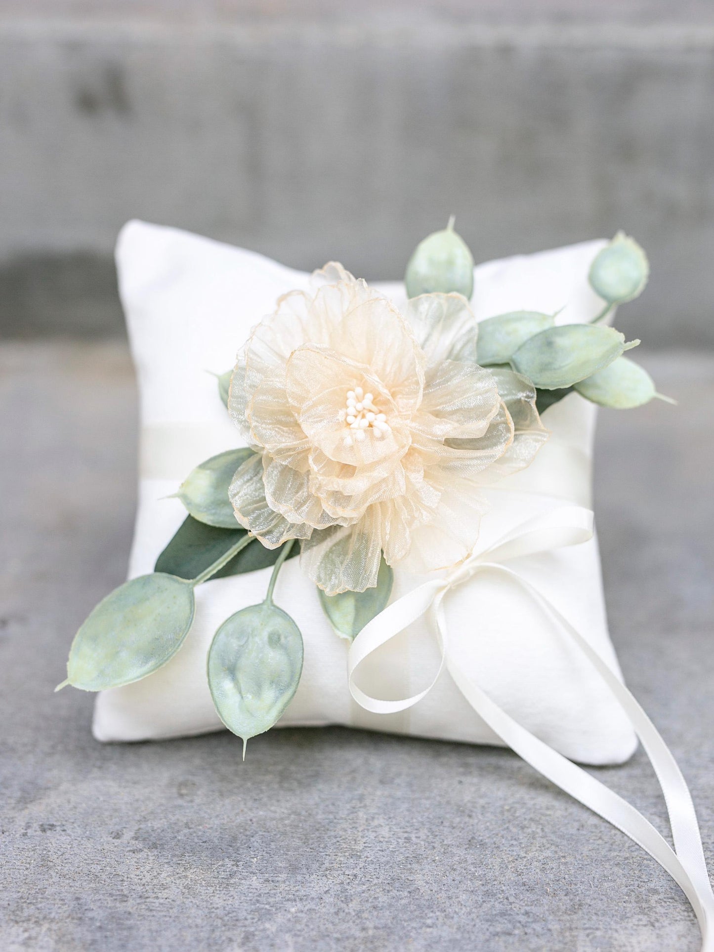 Champagne Gold Flower Girl Basket: Modern Wedding Decor | Choose Flower Color