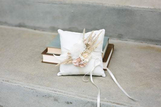 Boho Wedding Ring Pillow: Ivory Linen with Pampas Grass
