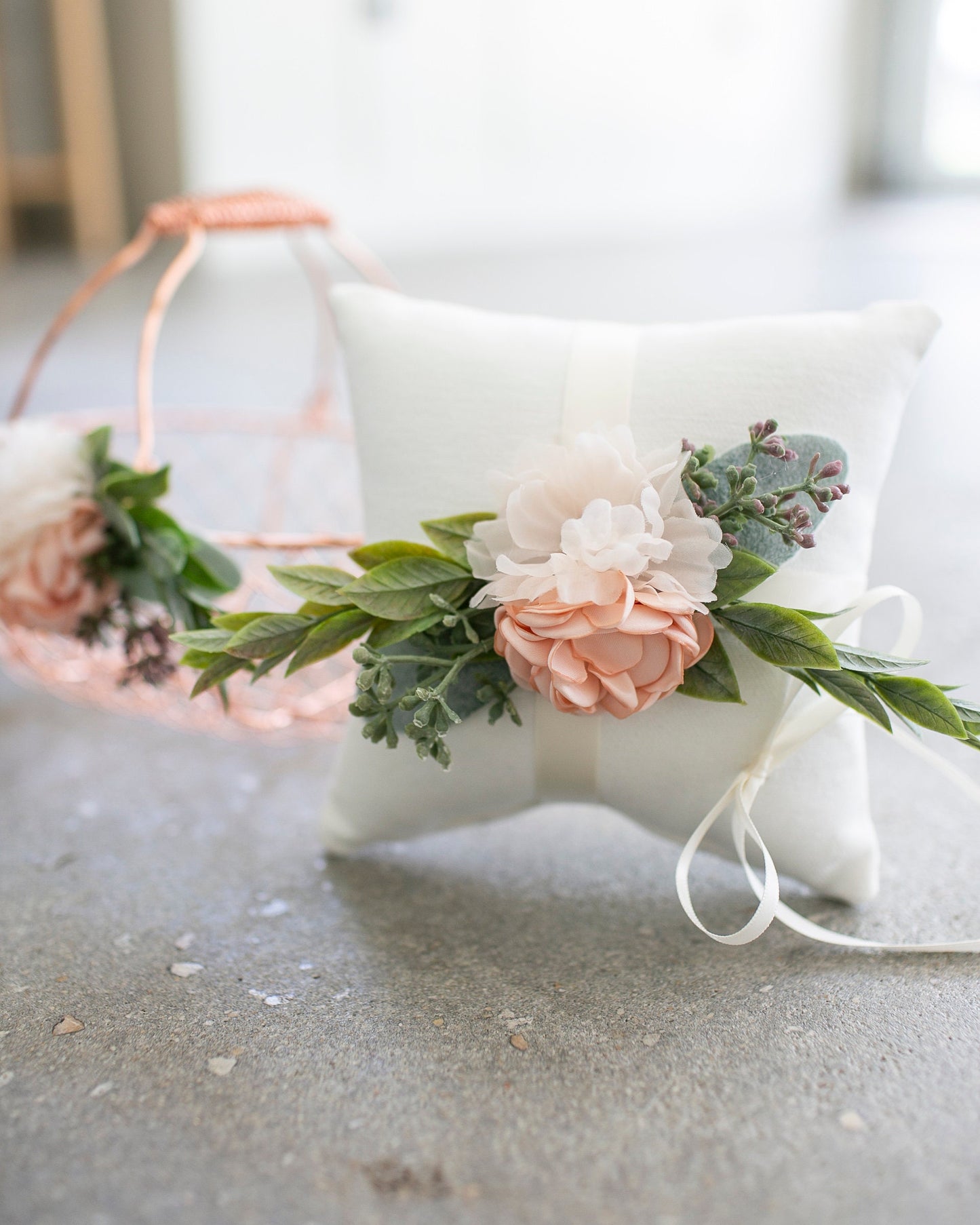 Penelope Rose Gold Flower Girl Basket: Modern Wedding Decor